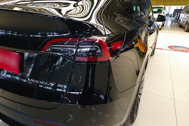 Used Tesla Model Y 2023 Long-Range All-Wheel-Drive Version