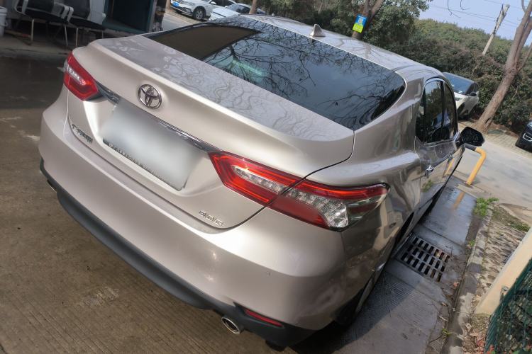 Used Toyota Camry 2021 2.0G Luxury Edition
