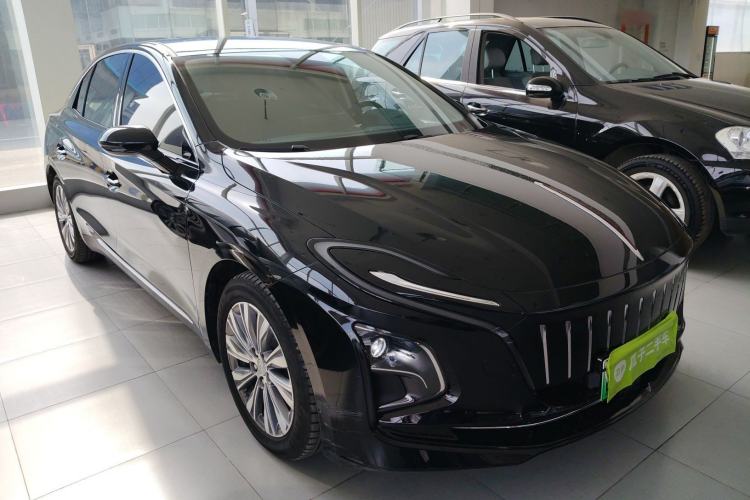 Used Hongqi E-QM5 2024 560km PLUS Front Right 45 Deg