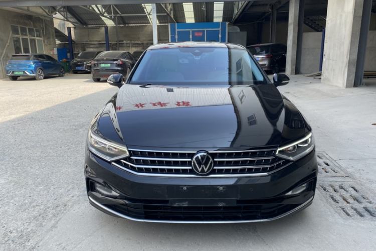 Used Volkswagen Magotan 2023 2 Million Units Limited Edition 330TSI DSG Leading Version Exterior 1