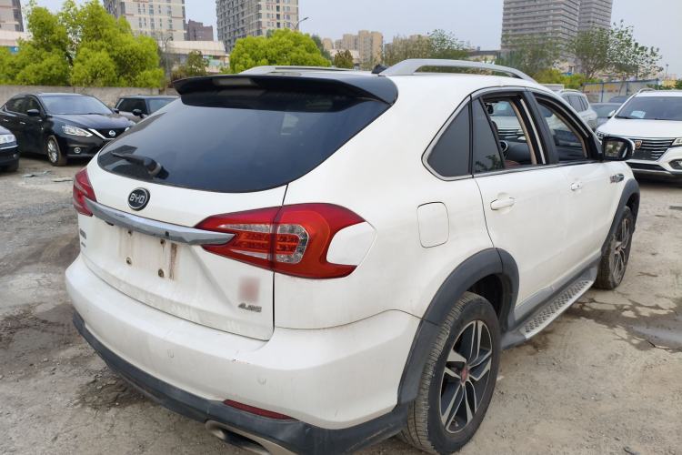 Used BYD Tang New Energy 2015 2.0T Four-Wheel-Drive Flagship Model