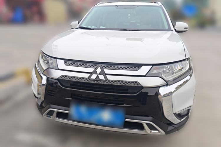 Used Mitsubishi Outlander 2019 2.0L Two-Wheel Drive Comfort Edition 7-Seater China VI Standard