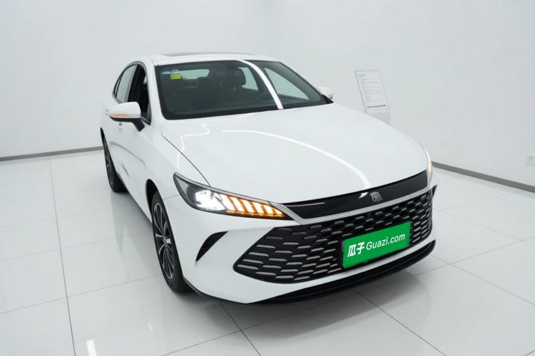 Used BYD Qin PLUS 2025 DM-i Smart Drive 55KM Leading Model Front Right 45 Deg