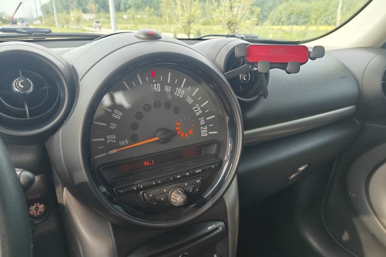 Used MINI Countryman 2014 1.6T COOPER ALL4 Fun Interior 9