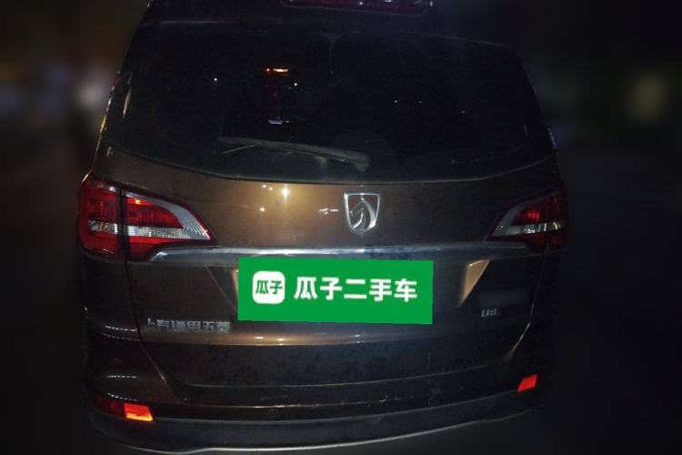 Used Baojun 730 2015 1.8L Manual Luxury Navigation ESP Version 7-seater
