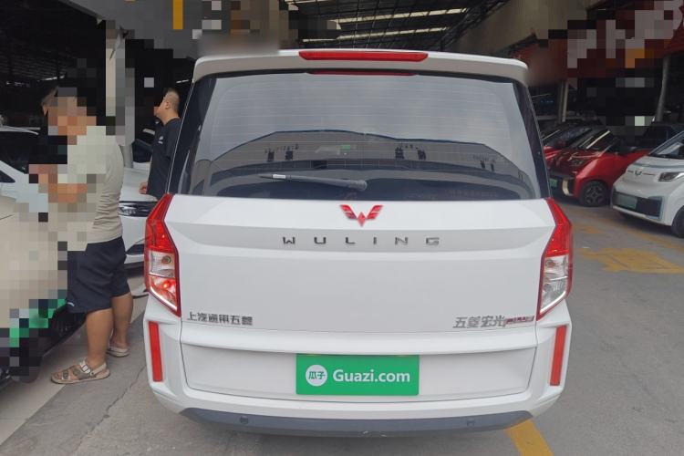 Used Wuling Hongguang PLUS 2019 1.5T Manual Luxury 7-Seater Rear