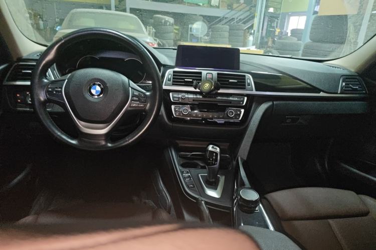 Used BMW 3 Series 2019 320Li Fashion Model Center Console