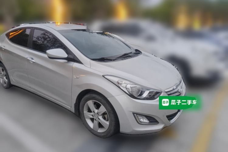 Used Hyundai Elantra (5th Generation / Langdong) 2012 1.6L Automatic Fashion Edition Front Right 45 Deg