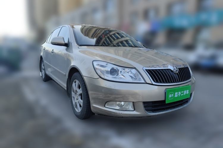 Used Skoda Octavia 2013 1.6L Automatic Yijie Edition Front Right 45 Deg