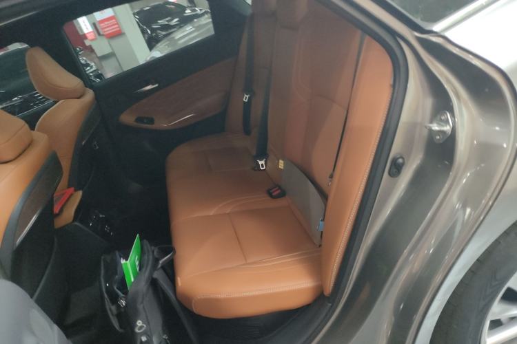 Used Toyota Avalon 2024 Dual-Motor 2.0L Luxury Edition