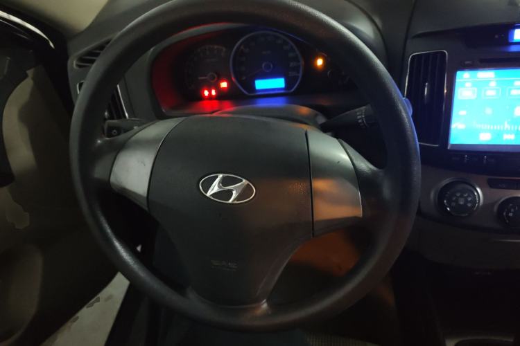 Used Hyundai Celesta 2015 1.6L Manual Comfort Model
