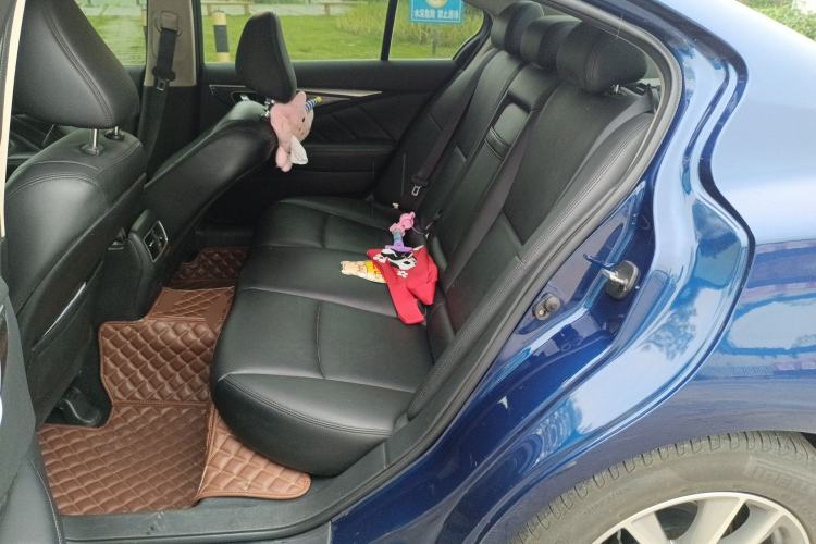 Used Infiniti Q50L 2018 2.0T Comfort Edition China V Standard Left Rear Seat