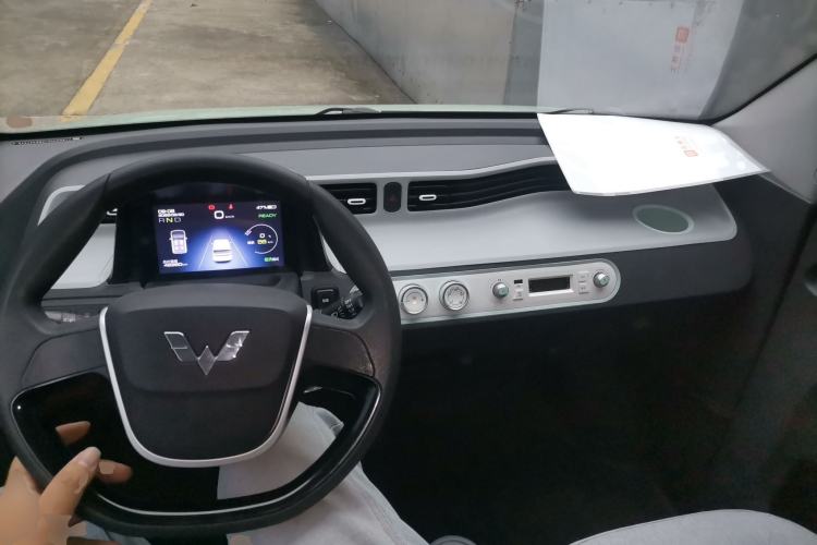 Used Wuling Hongguang MINIEV 2020 Freedom Version Lithium Iron Phosphate Center Console