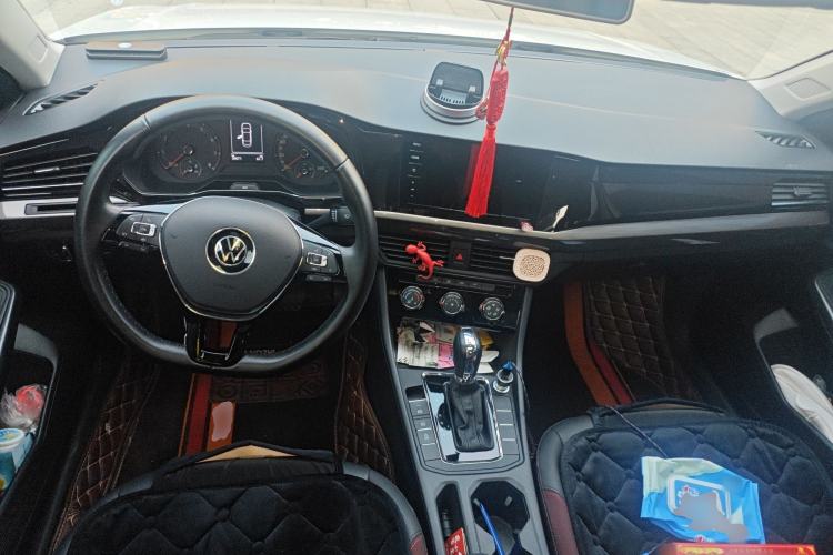 Used Volkswagen Bora 2021 1.5L Automatic Comfort Smart Connect Edition Center Console