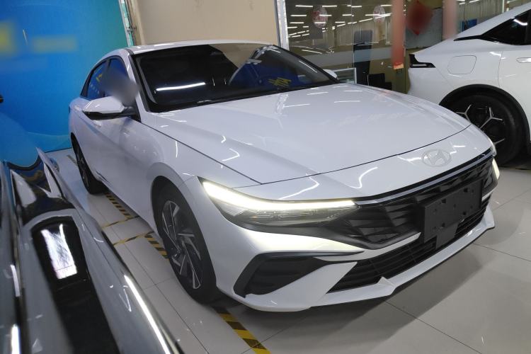 Used Hyundai Elantra 2023 1.5L CVT LUX Prestige Edition Exterior 1