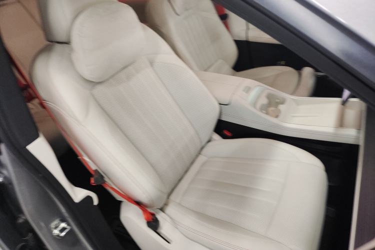 Used ONVO L60 2024 60 kWh Rear-Drive Version