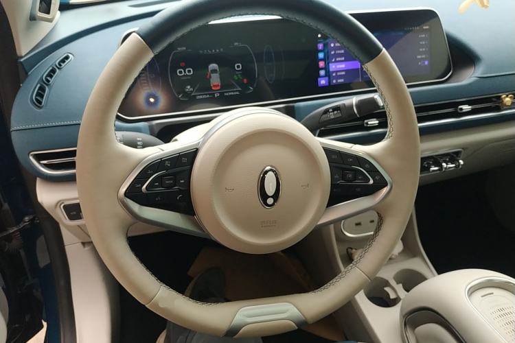 Used ORA Good Cat 2023 401 km Standard Range Premium Version Lithium Iron Phosphate Steering Wheel