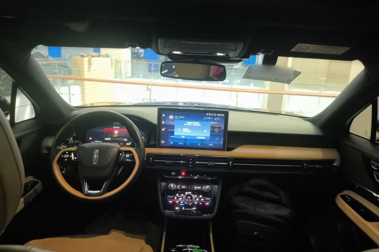 Used Lincoln Corsair 2022 2.0T Two-Wheel Drive Luxury Edition Center Console