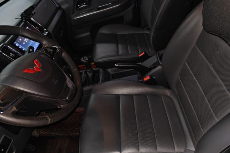 Used Wuling Zhengtu 2021 1.5L Adventure LAR Left Front Seat