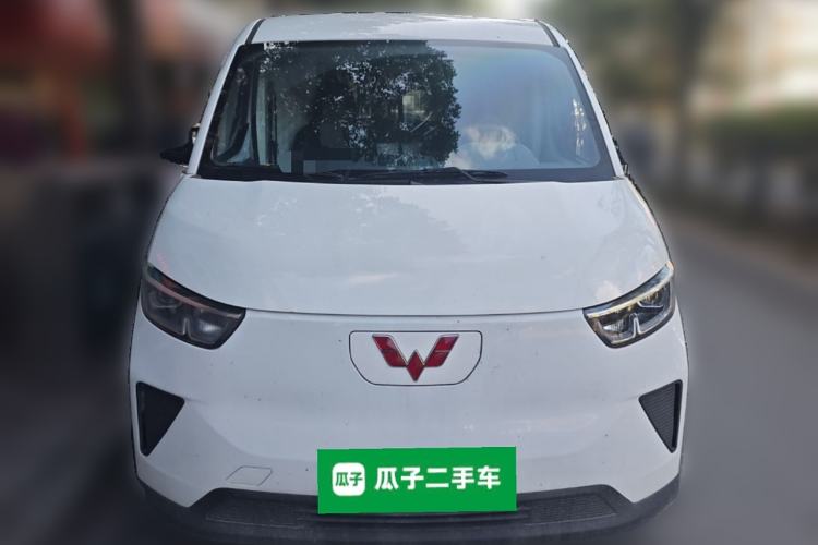 Used Wuling Yangguang 2024 300km Comfort-Grade Passenger Van 60kW
