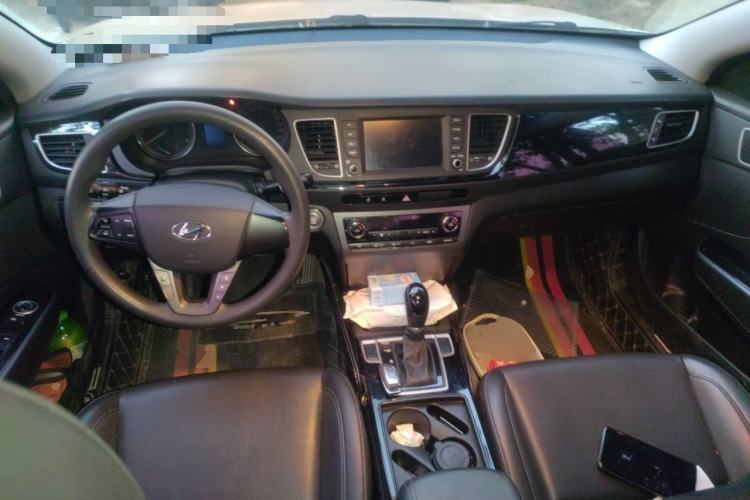Used Hyundai Mistra 2016 1.8L Automatic Smart GLS Center Console