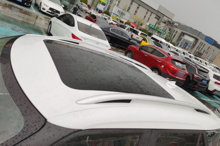 Used Zotye T300 2017 1.5T CVT Luxury Model Roof