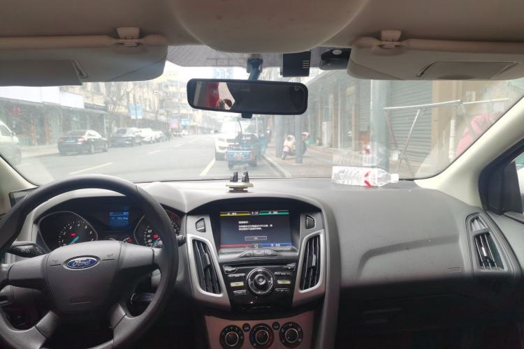 Used Ford Focus 2012 Sedan 1.6L Manual Comfort Model
