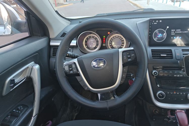 Used Bestune X80 2013 2.0L automatic comfort version