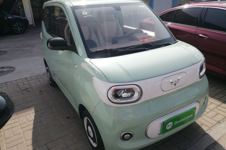 Used Wuling Hongguang MINIEV 2024 3rd Generation 215km Youth Edition Front Right 45 Deg
