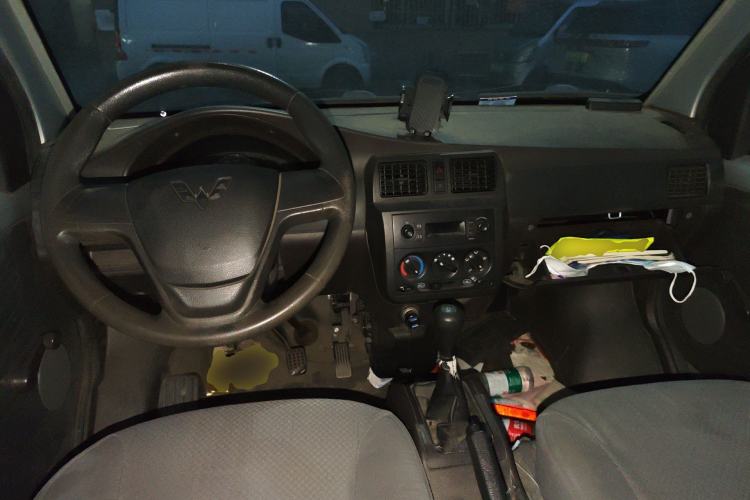 Used Wuling Rongguang 2019 1.5L Extended Basic Version Center Console