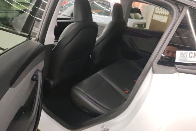 Used Tesla Model Y 2025 Rear-Wheel-Drive Version
