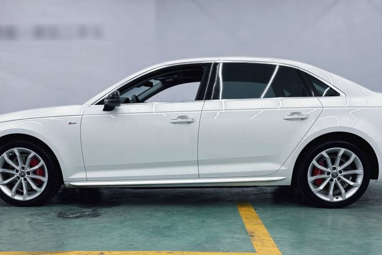 Used Audi A4L 2018 30th Anniversary Edition 40 TFSI Fashion Model Exterior 3