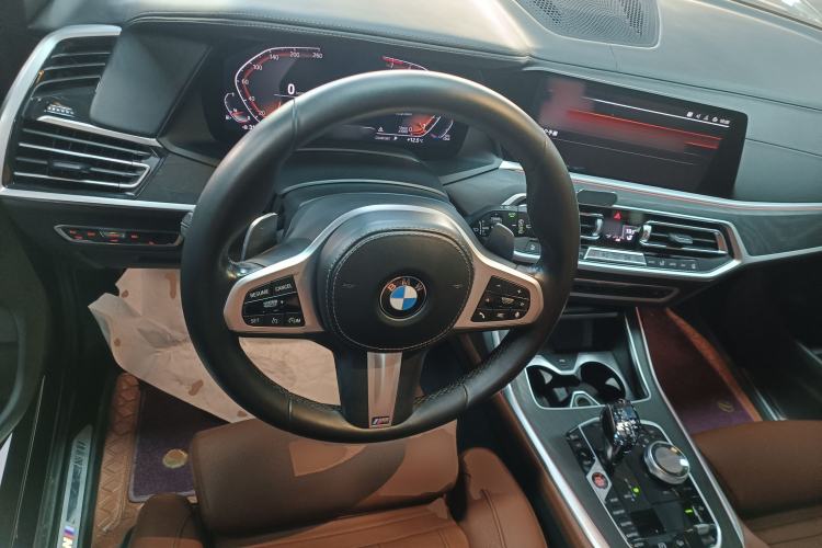 Used BMW X7 2021 xDrive40i Luxury M Sport Package
