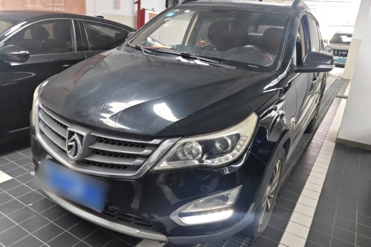 Used Baojun 560 2015 1.8L manual luxury version
