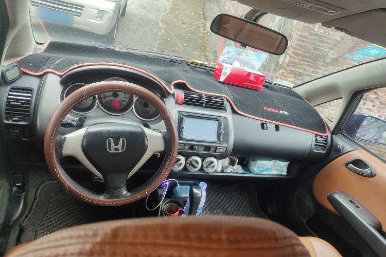 Used Honda Fit 2007 1.3L CVT Comfort Edition Center Console