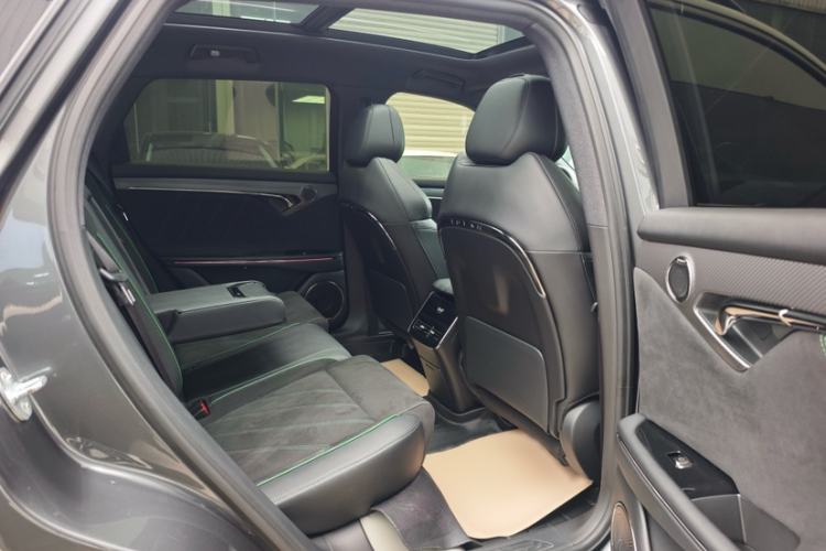 Used VOYAH FREE 2025 318 259 km All-Wheel-Drive Exploration Edition