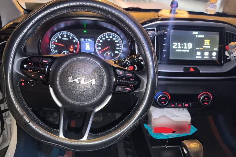 Used Kia kx1 Stonic 2021 1.4L CVT Sunroof Model
