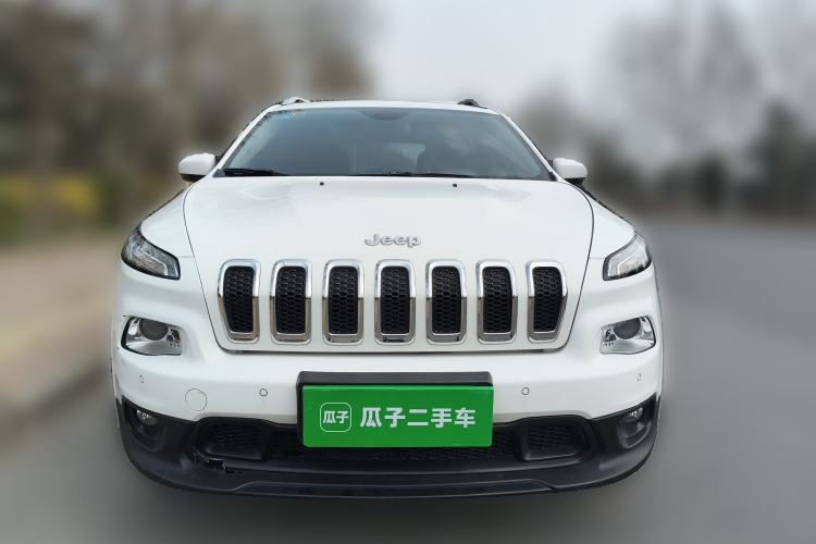 Used Jeep Cherokee 2016 2.4L Leading Smart Version
