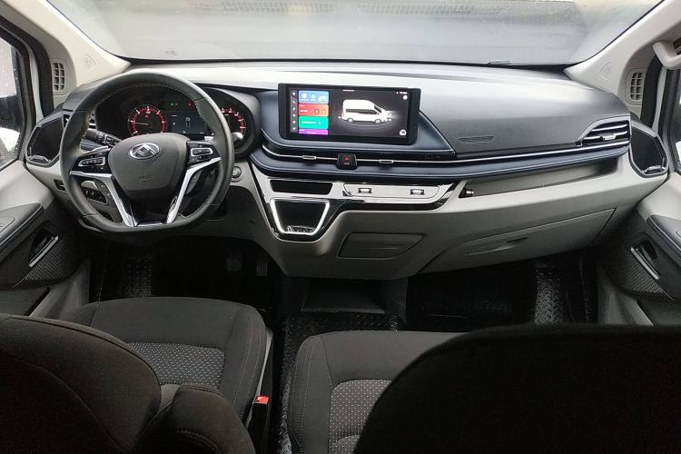 Used SAIC MAXUS Xintu V70 2023 2.0T Elite Edition Automatic Short Wheelbase Low Roof – 5/6 Seats