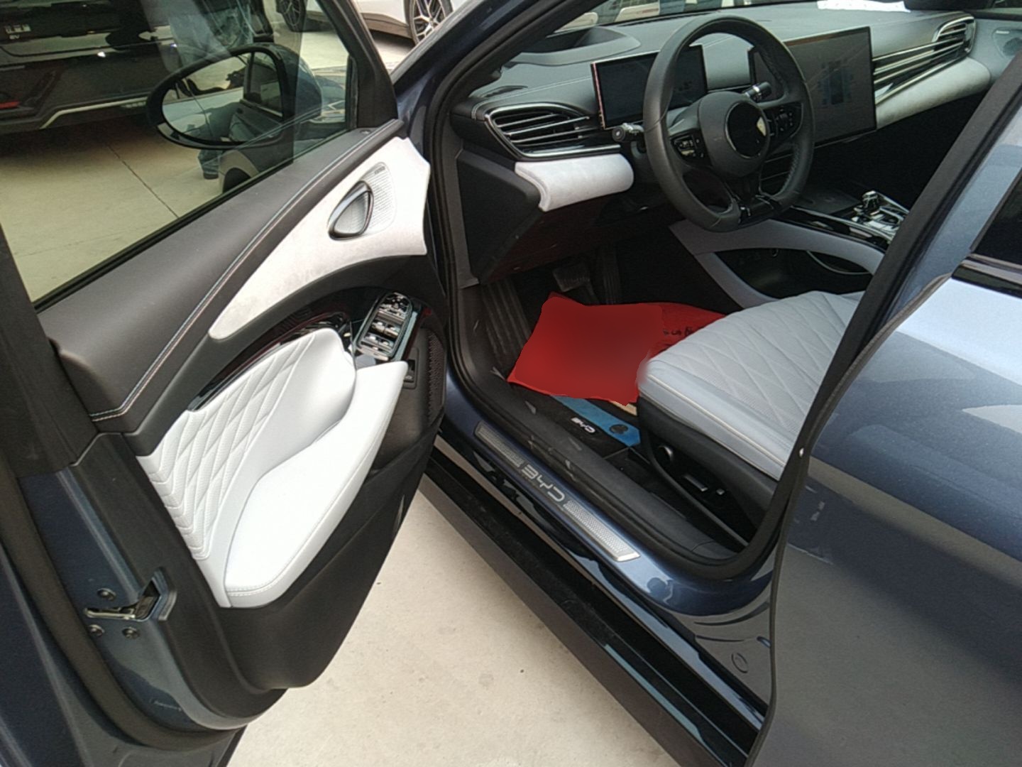 BYD Seal 2022 700 km Long-Range Rear-Wheel-Drive Version — снимка 18