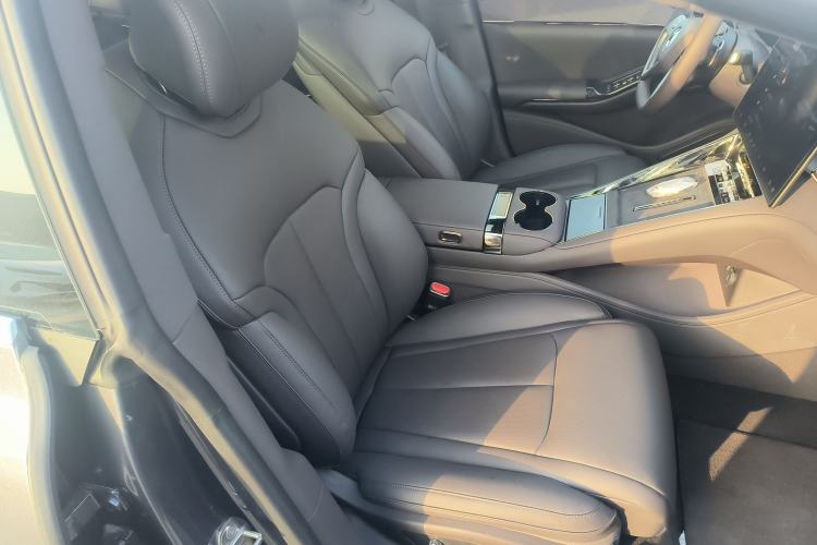 Used Denza Z9 2024 1100 km Four-Wheel Drive Max Version