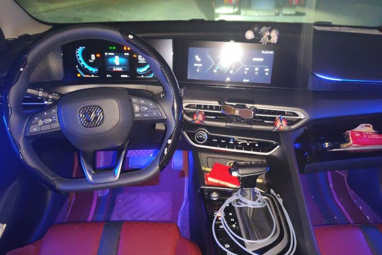 Used CHANGAN Eado 2021 PLUS Blue Whale NE 1.4T GDI DCT Prestige Model Center Console