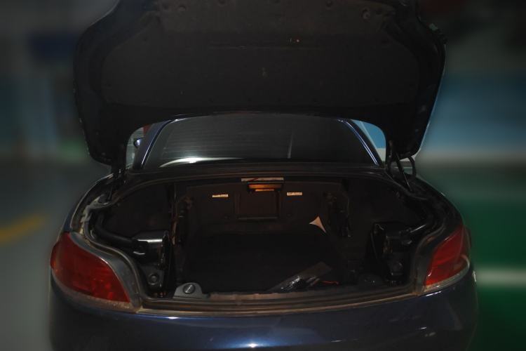 Used BMW Z4 2009 sDrive23i Leading Model Trunk