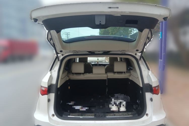 Used Zotye T700 2017 1.8T Dual-Clutch Luxury Model
