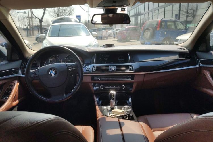 Used BMW 5 Series 2014 520Li Elegant Model
