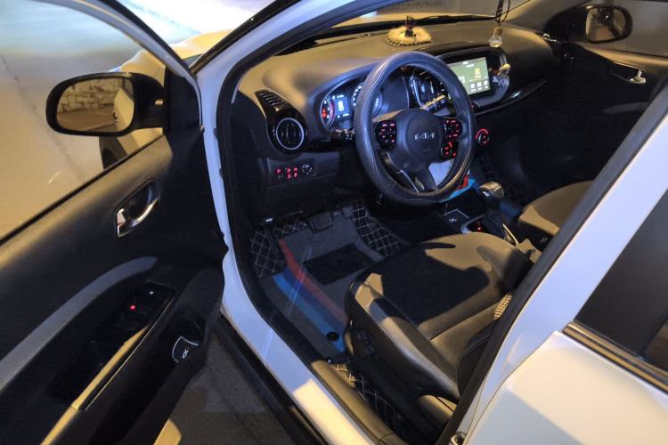 Used Kia kx1 Stonic 2021 1.4L CVT Sunroof Model
