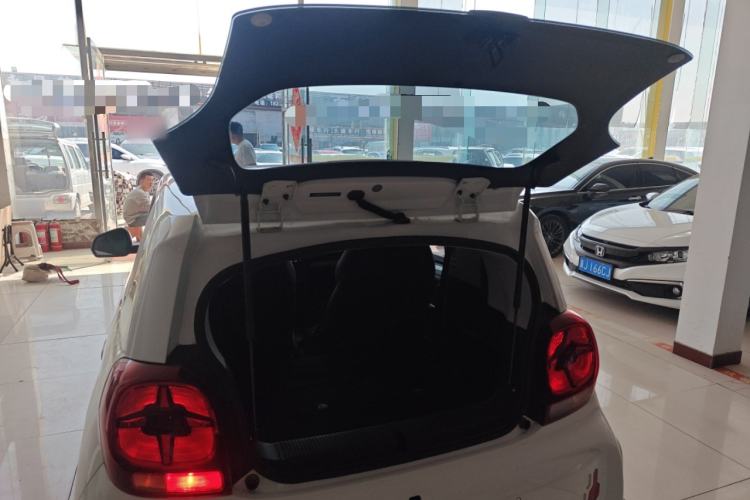 Used Roewe Clever 2021 302 km New Four-Seater Super-Efficient Version Trunk