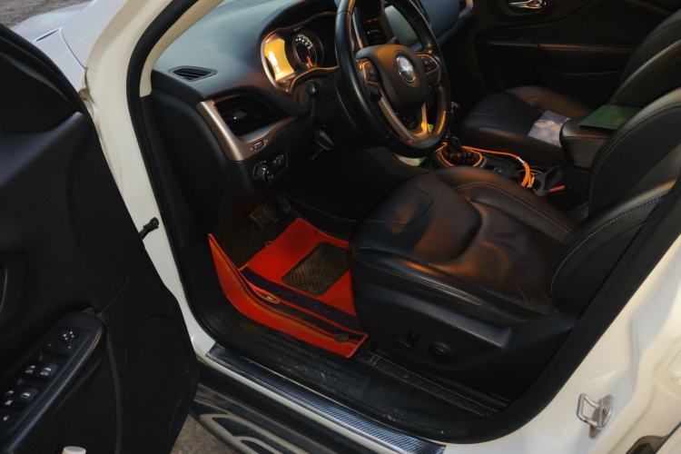 Used Jeep Cherokee 2017 2.0L Superior Edition