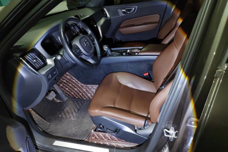 Used Volvo XC60 2021 T5 4x4 Smart Luxury Edition