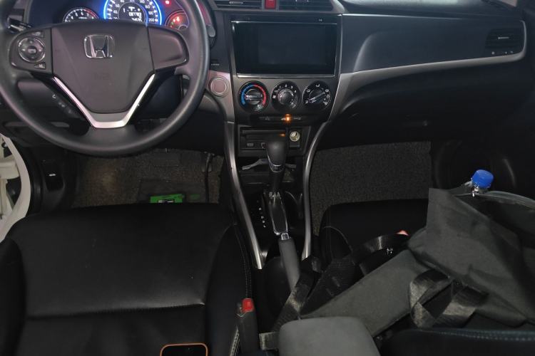 Used Honda Crider 2016 1.8L CVT Luxury Edition Center Console